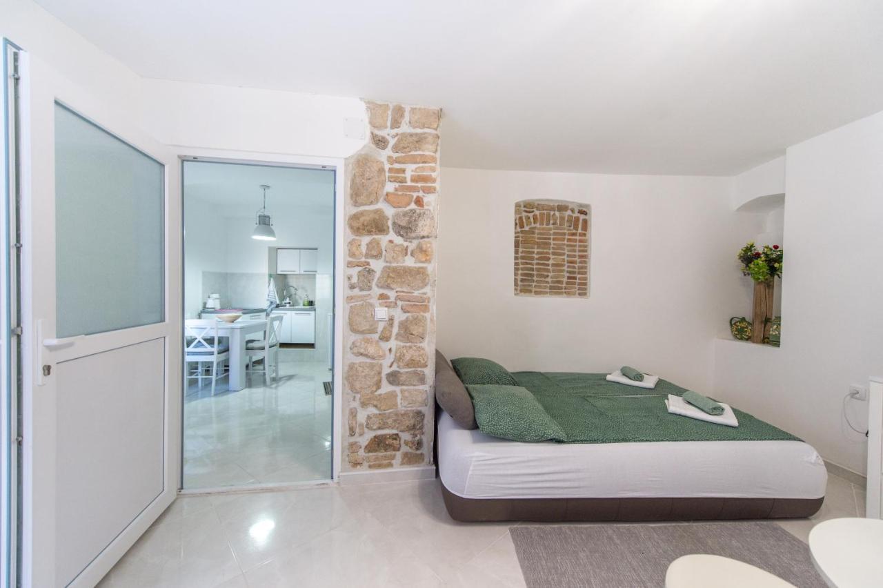 La Casa Di Pietra Lägenhet Krk Exteriör bild